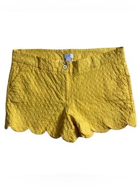 🌼💛Crown  & ivy Quilted Scallop Hem Yellow Shorts
